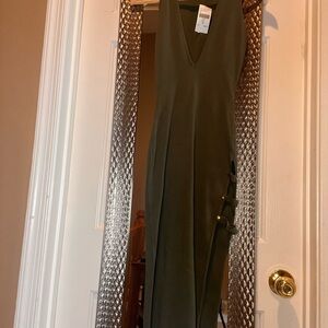 Fashion Nova Green Sheath V-Neck Cocktail Dress